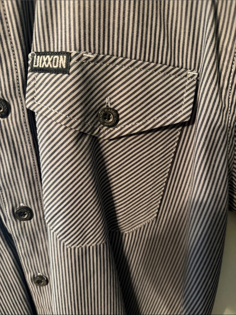 Dixxon size medium - Picture 2 of 3